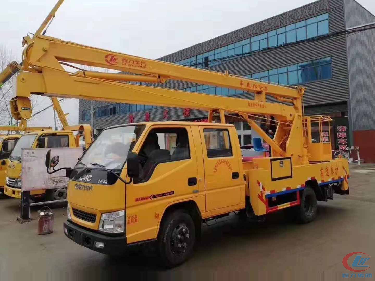 易倍·(中国)体育EMC江铃16米高空作业车高清图